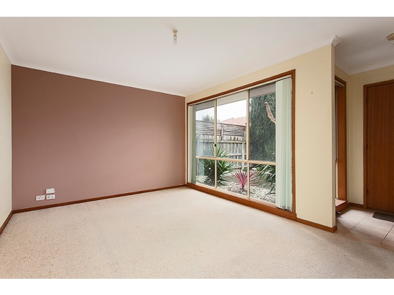 2/21 Evelyne Avenue, Cranbourne VIC 3977