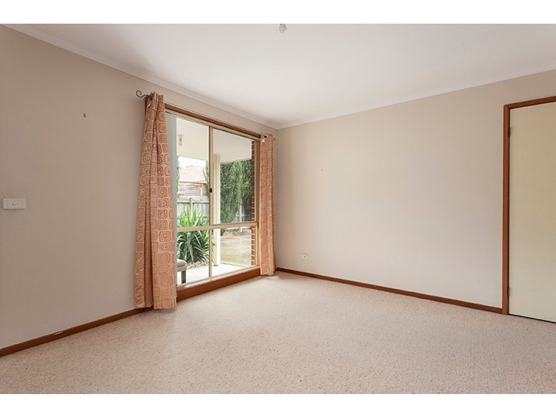 2/21 Evelyne Avenue, Cranbourne VIC 3977