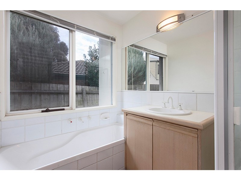 8 Teal Court, Narre Warren South VIC 3805