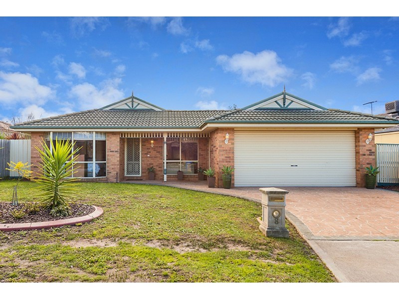 8 Avendon Crt, Narre Warren South VIC 3805