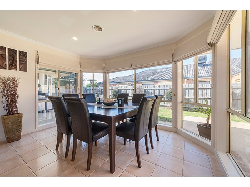 8 Avendon Crt, Narre Warren South VIC 3805
