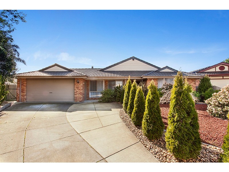 5 Chadbourn Place, Narre Warren South VIC 3805