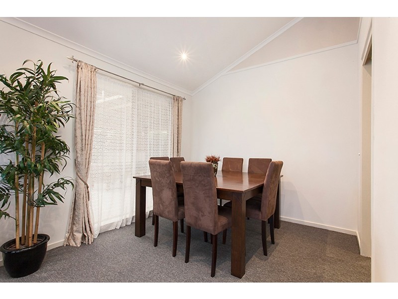5 Chadbourn Place, Narre Warren South VIC 3805