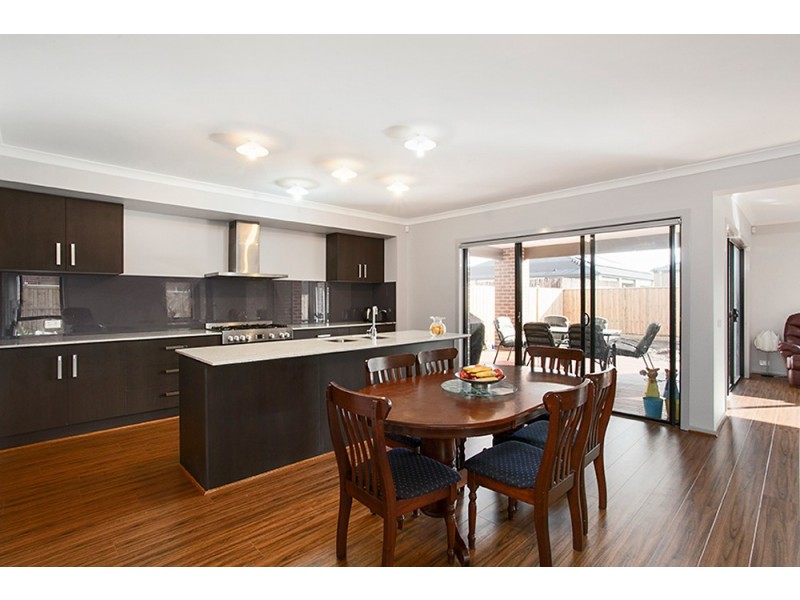 11 Celsius Drive, Cranbourne North VIC 3977
