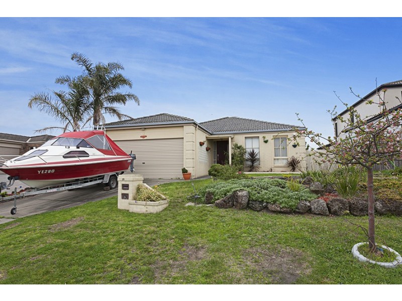 12 Lighthorse Crescent, Narre Warren South VIC 3805