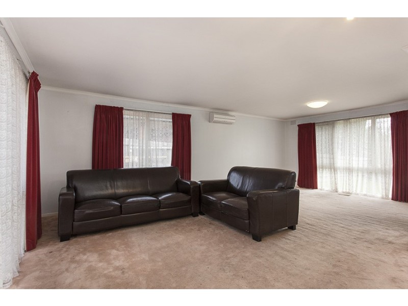 15 Lalor Close, Mulgrave VIC 3170