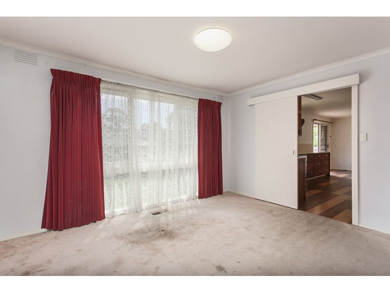 15 Lalor Close, Mulgrave VIC 3170