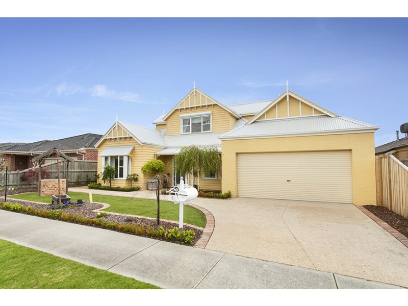 3 Hawkshead Place, Cranbourne North VIC 3977