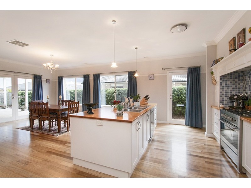 3 Hawkshead Place, Cranbourne North VIC 3977