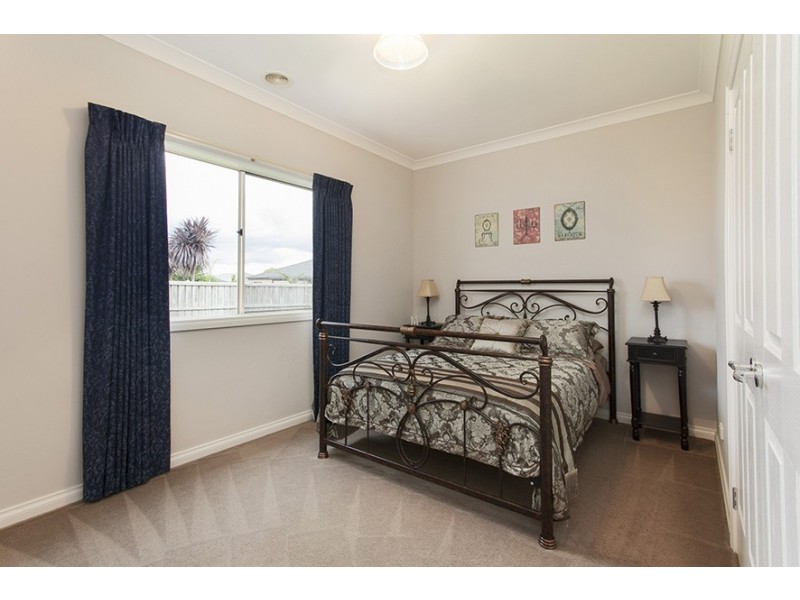 3 Hawkshead Place, Cranbourne North VIC 3977
