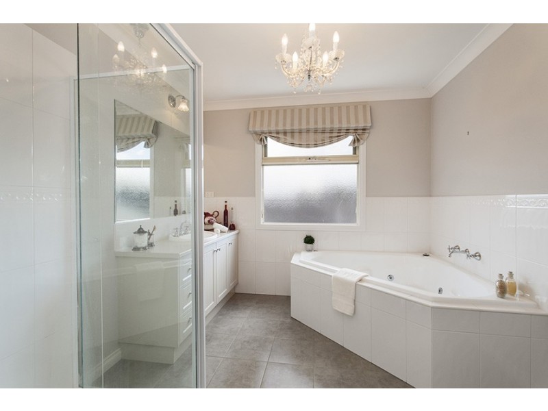 3 Hawkshead Place, Cranbourne North VIC 3977