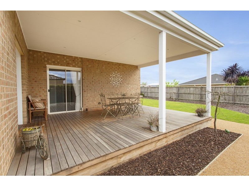 3 Hawkshead Place, Cranbourne North VIC 3977