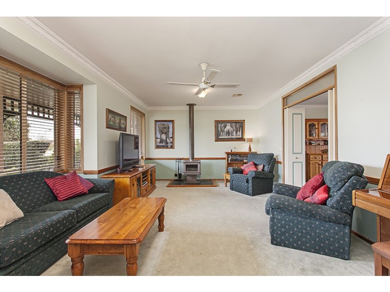 9 Raleigh Drive, Narre Warren South VIC 3805