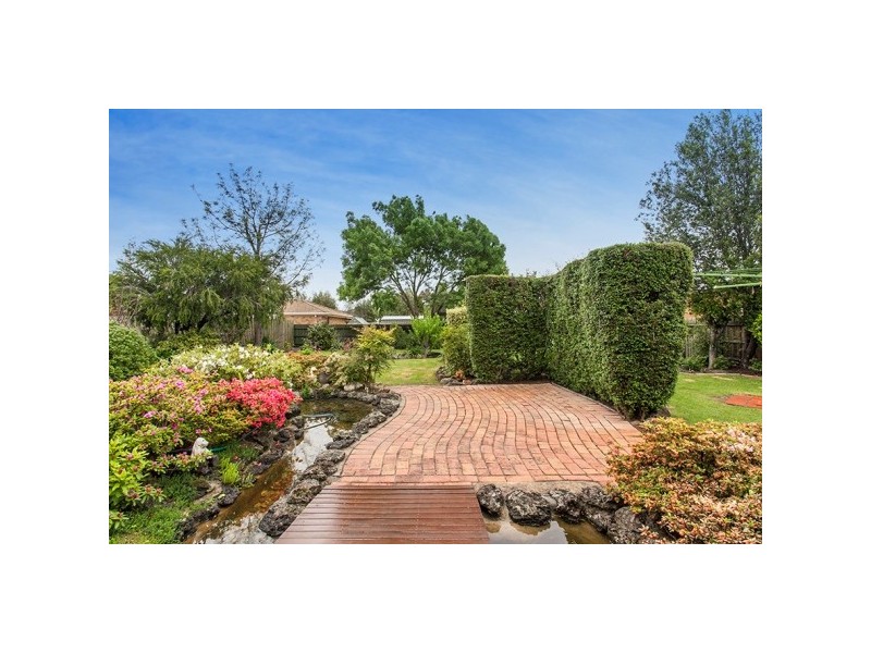 9 Raleigh Drive, Narre Warren South VIC 3805