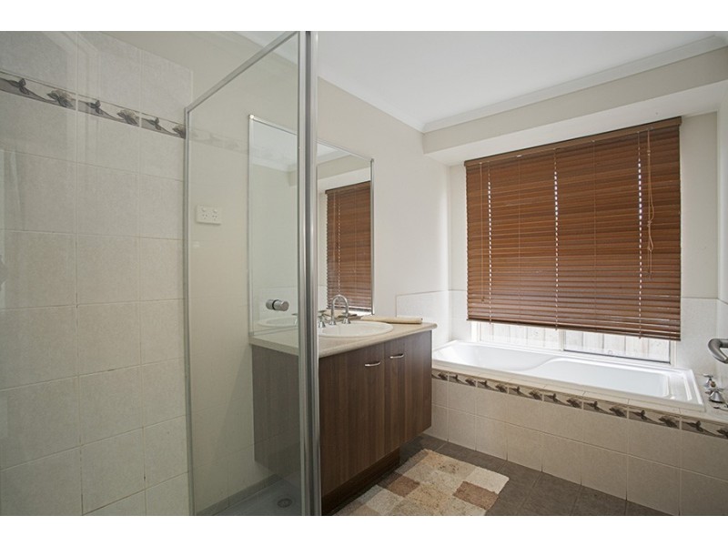 89 Robinswood, Narre Warren South VIC 3805