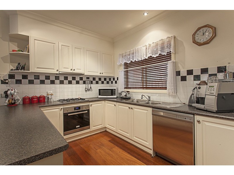 37 Littlecroft Ave, Narre Warren South VIC 3805