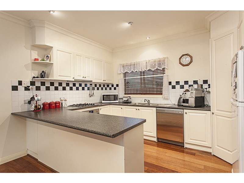 37 Littlecroft Ave, Narre Warren South VIC 3805