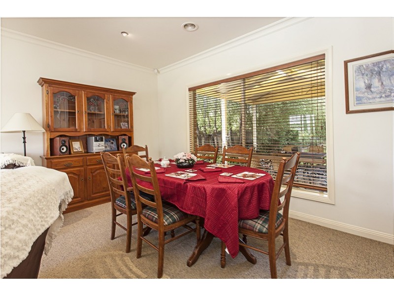 37 Littlecroft Ave, Narre Warren South VIC 3805