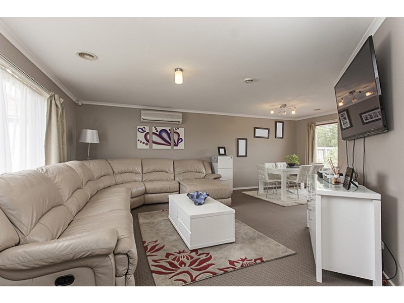 61 Kershaw Drive, Narre Warren South VIC 3805