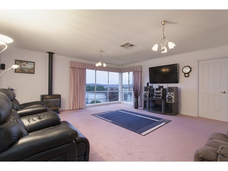 5 Sequoia Crt, Narre Warren South VIC 3805