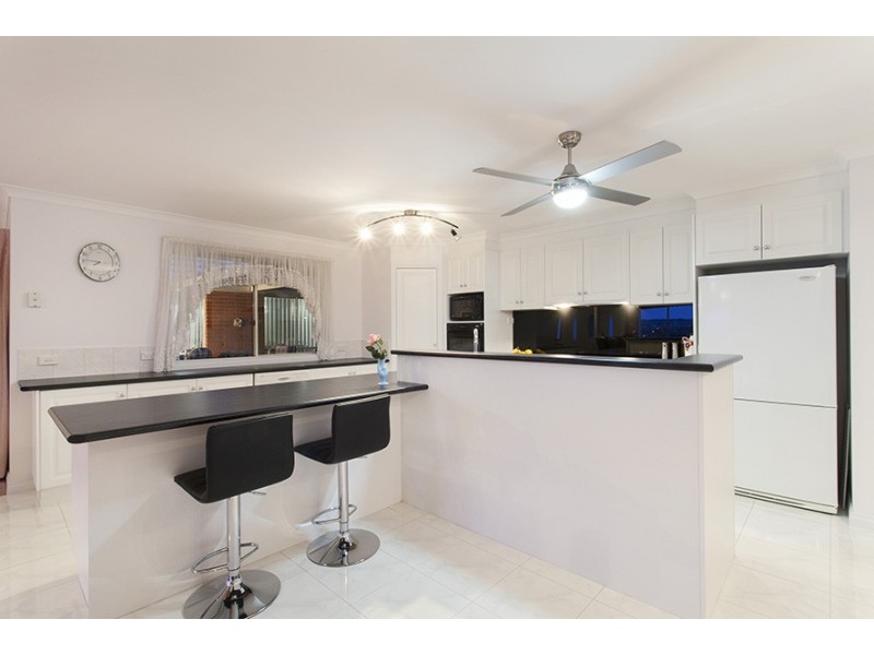 5 Sequoia Crt, Narre Warren South VIC 3805