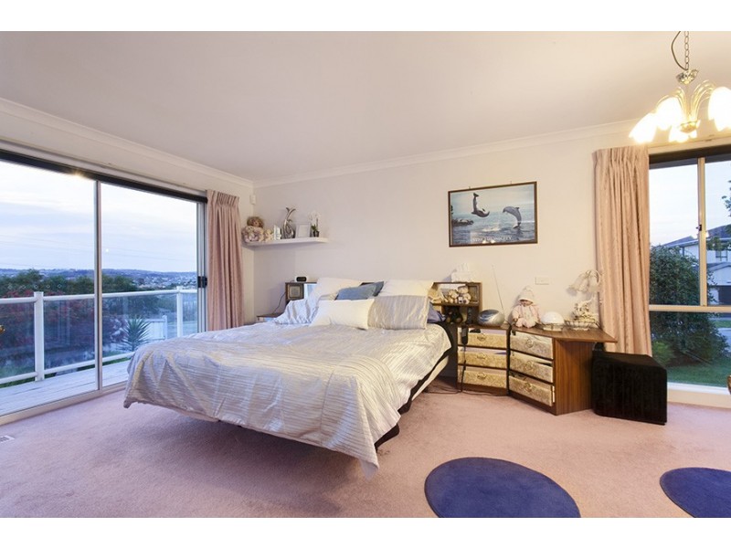 5 Sequoia Crt, Narre Warren South VIC 3805
