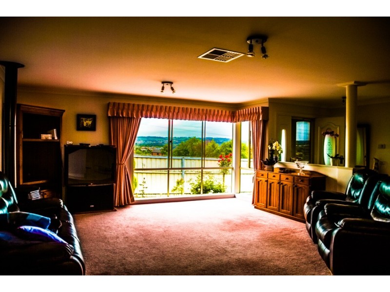 5 Sequoia Crt, Narre Warren South VIC 3805