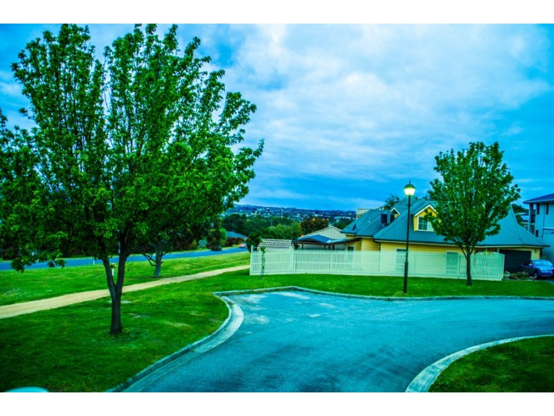 5 Sequoia Crt, Narre Warren South VIC 3805