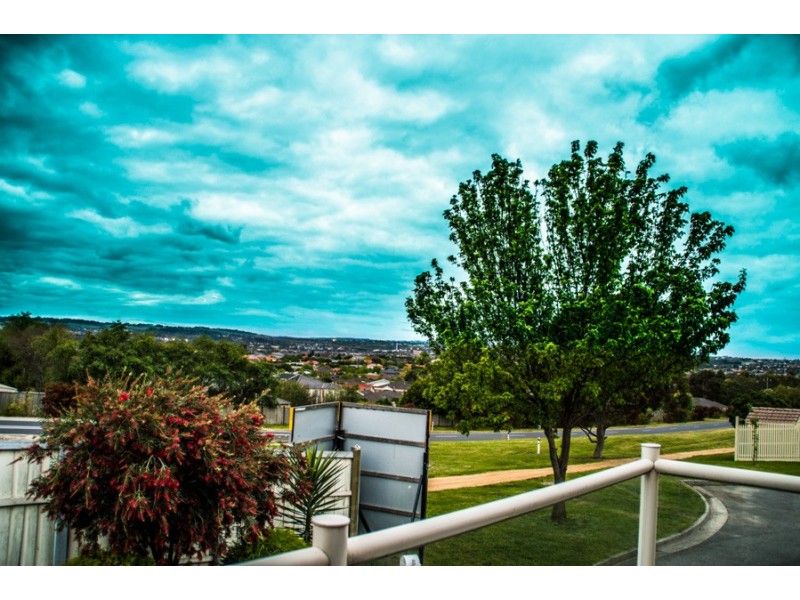 5 Sequoia Crt, Narre Warren South VIC 3805