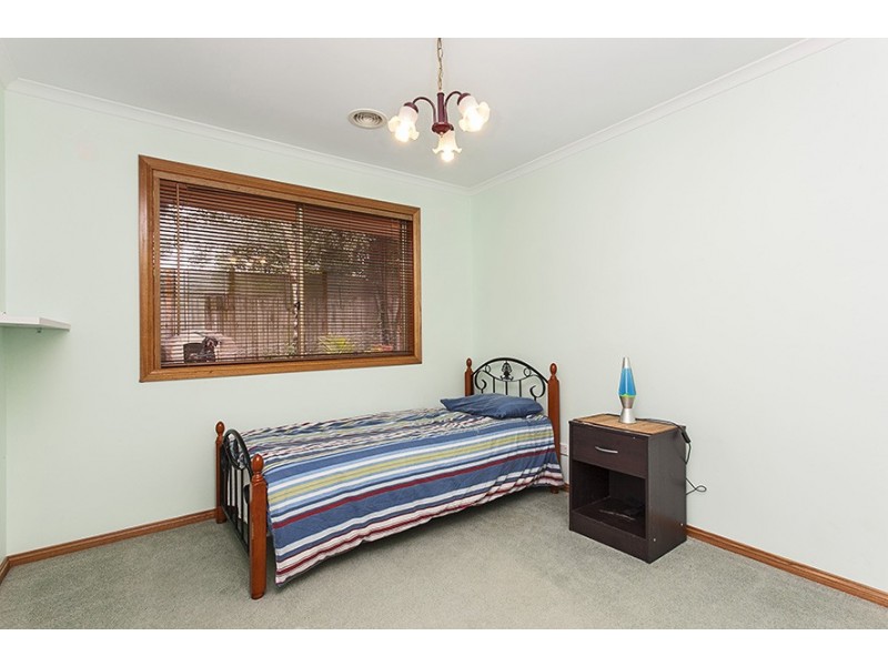 22 Claremont Glen, Berwick VIC 3806