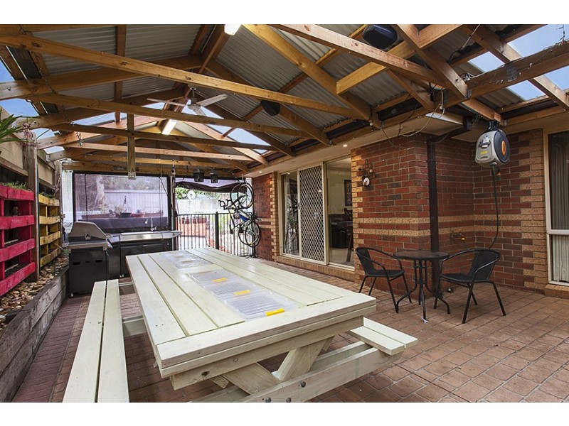 22 Claremont Glen, Berwick VIC 3806