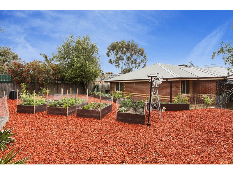 22 Claremont Glen, Berwick VIC 3806
