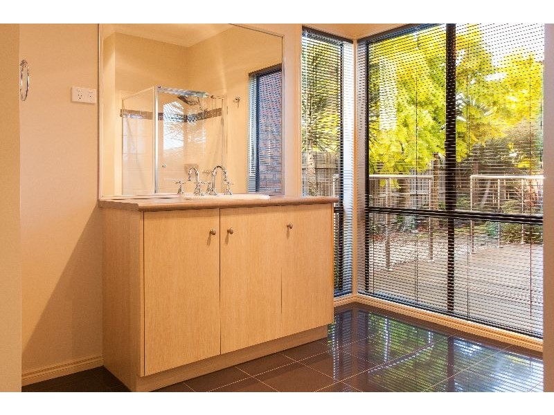 16 Teesdale Court, Narre Warren South VIC 3805