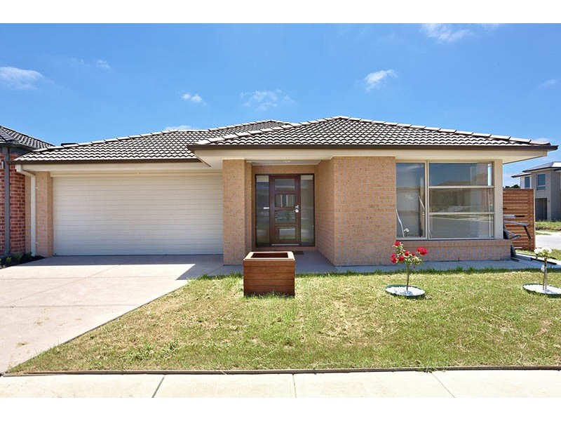 2 Katahdin Terrace, Cranbourne North VIC 3977