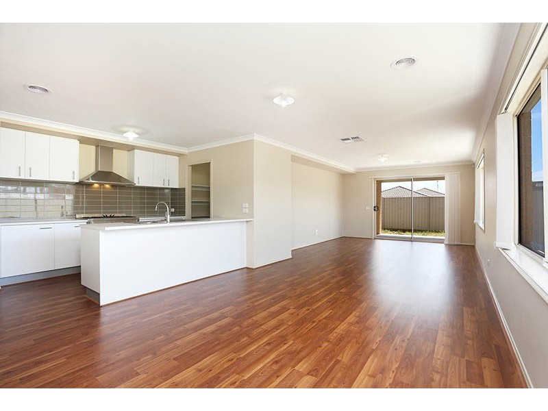 2 Katahdin Terrace, Cranbourne North VIC 3977