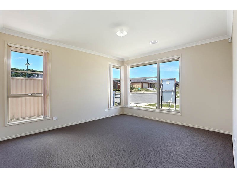 2 Katahdin Terrace, Cranbourne North VIC 3977