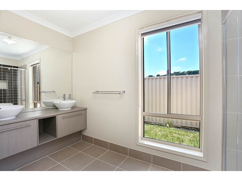2 Katahdin Terrace, Cranbourne North VIC 3977