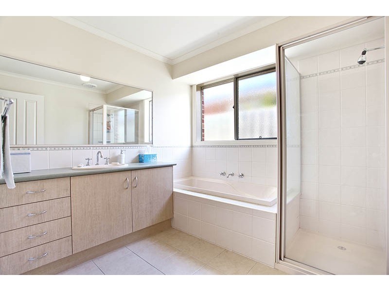 8 Plymtree Court, Narre Warren South VIC 3805
