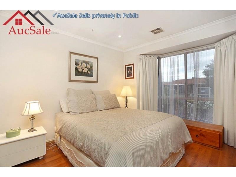30 Scarborough Drive, Narre Warren South VIC 3805