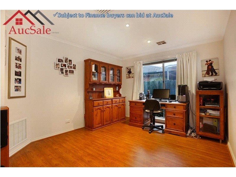 30 Scarborough Drive, Narre Warren South VIC 3805