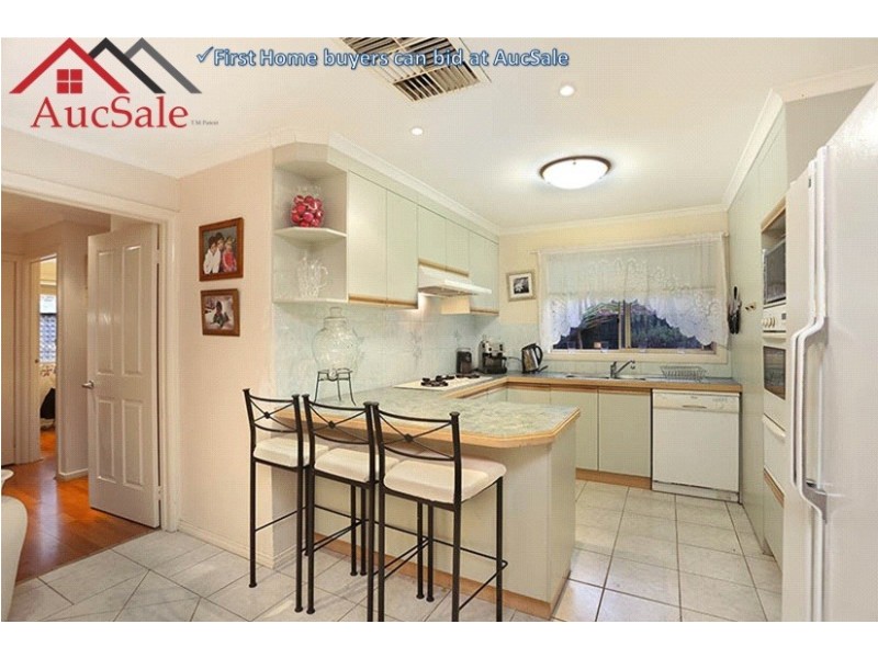 30 Scarborough Drive, Narre Warren South VIC 3805