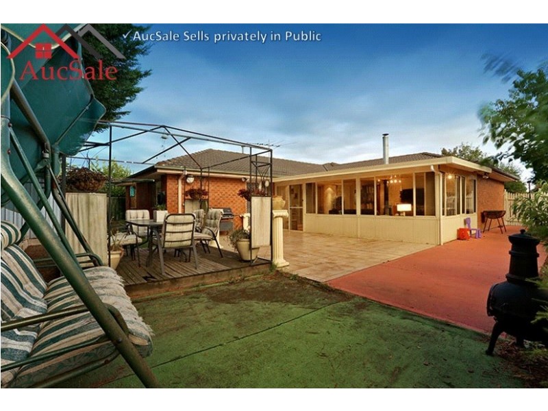 30 Scarborough Drive, Narre Warren South VIC 3805