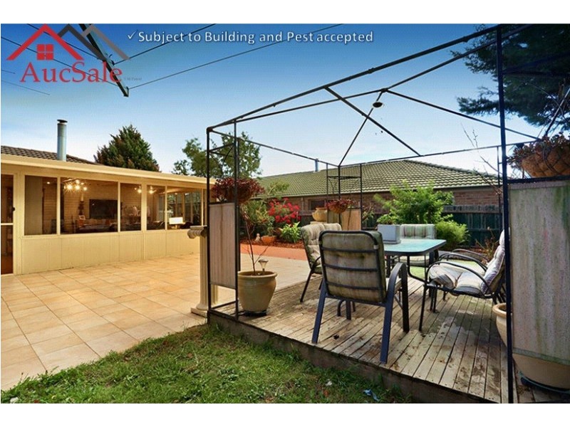 30 Scarborough Drive, Narre Warren South VIC 3805