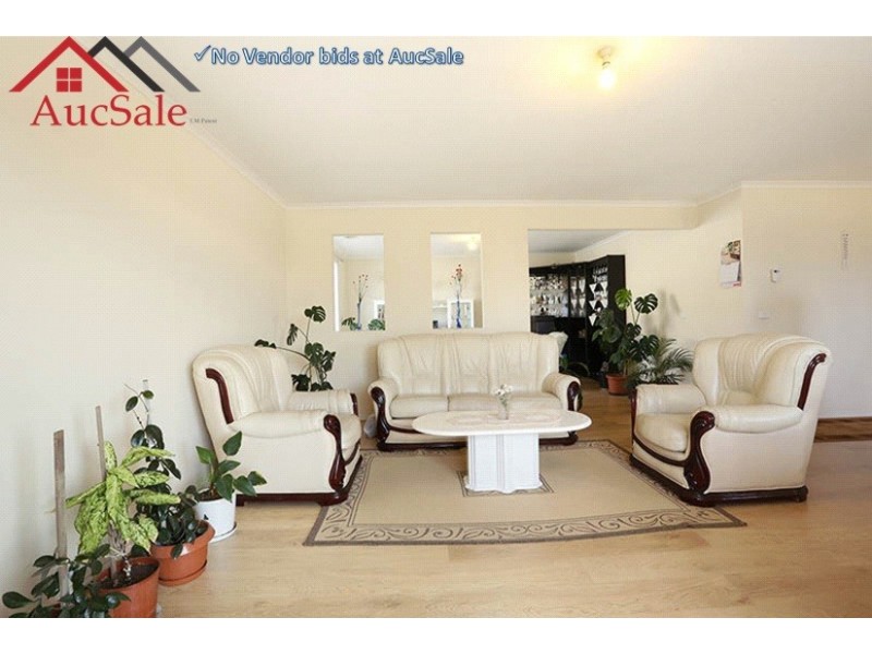 16 Lancashire Drive, Cranbourne North VIC 3977