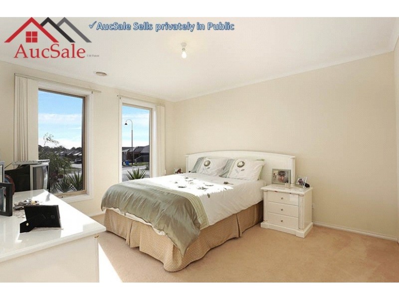 16 Lancashire Drive, Cranbourne North VIC 3977