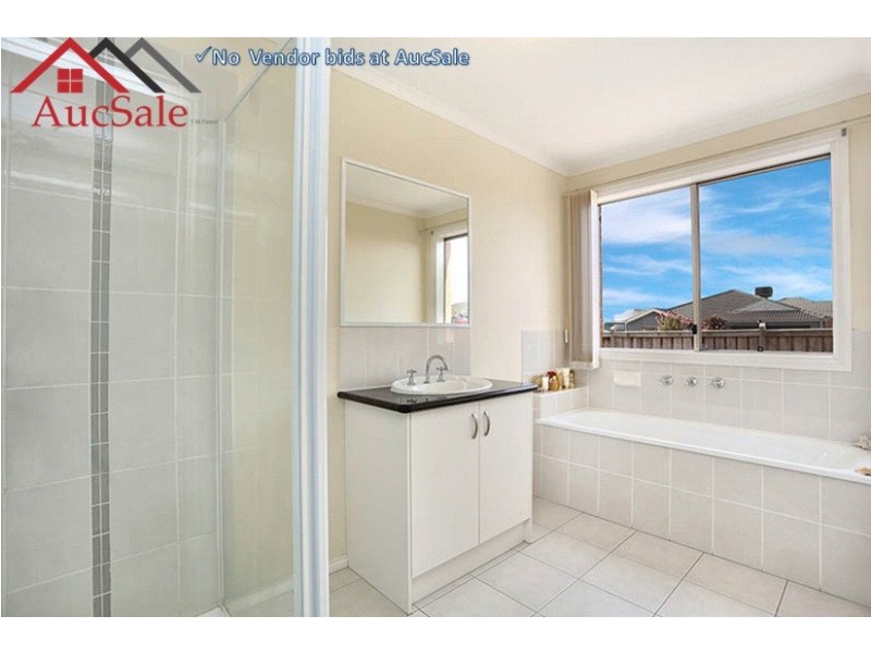 16 Lancashire Drive, Cranbourne North VIC 3977