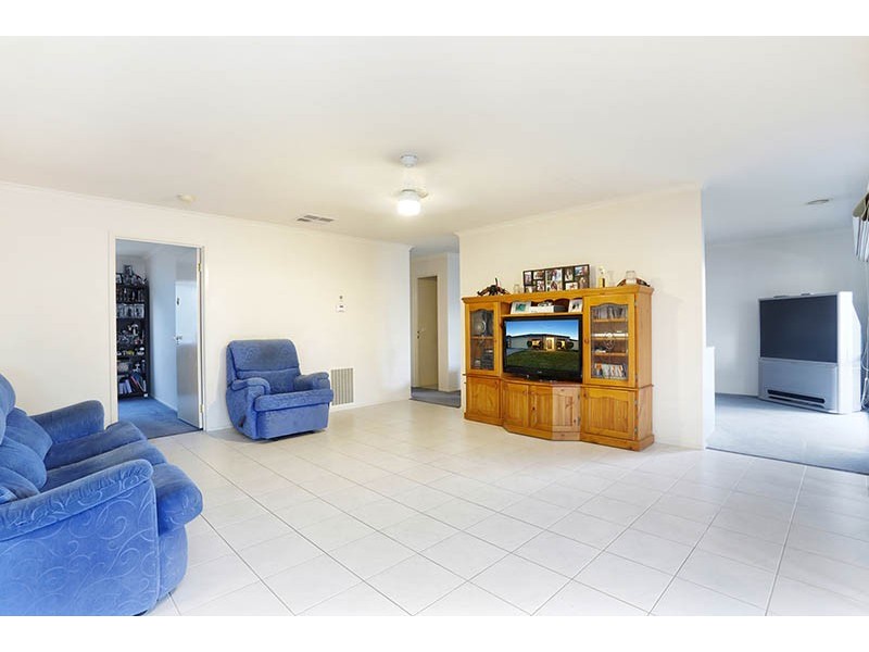 2 Dover Court, Narre Warren South VIC 3805