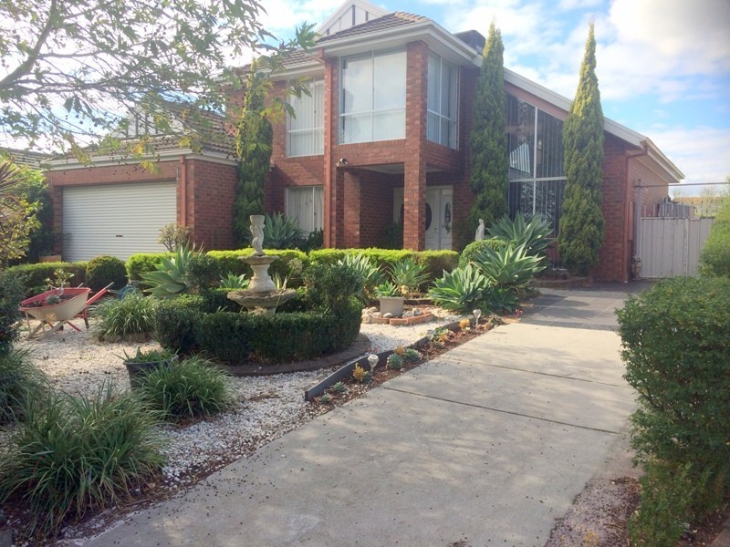 8 Walcott Place, Narre Warren South VIC 3805