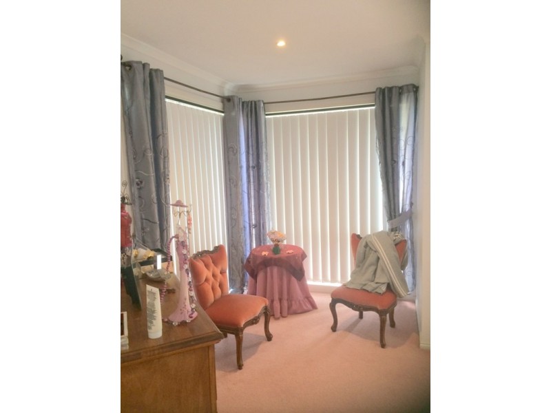 8 Walcott Place, Narre Warren South VIC 3805