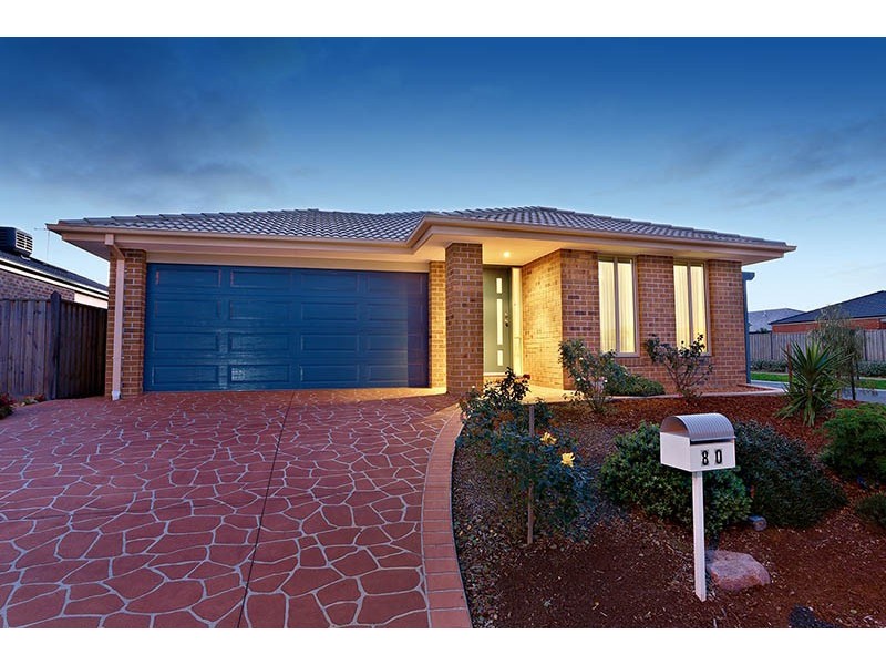 80 Mountainview Boulevard, Cranbourne North VIC 3977